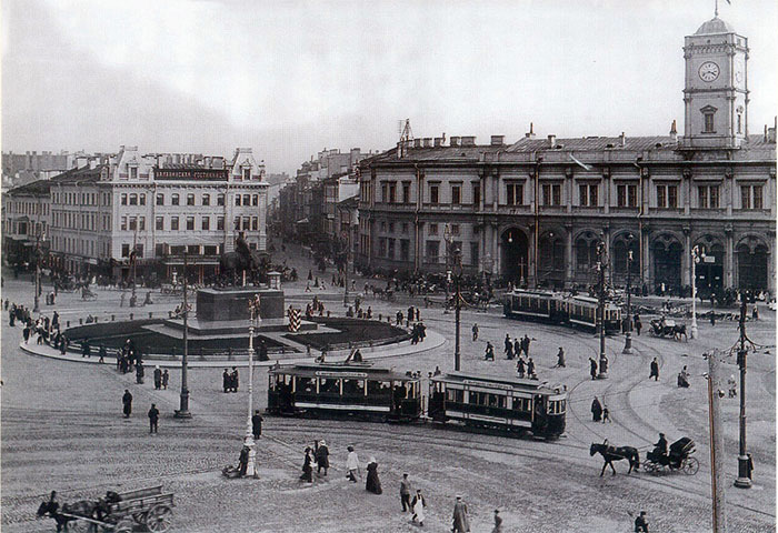 Памятник Александру III на Знаменской площади