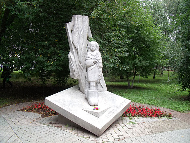 Анфисин сад, памятник детям блокады