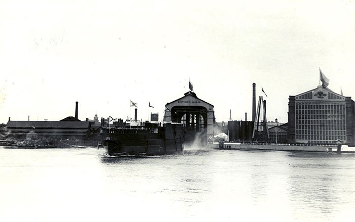 Вид на Балтийский завод с Невы, фото 1903 год