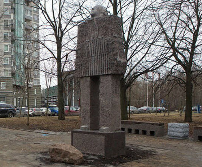 «Безымянный» памятник Иосифу Бродскому