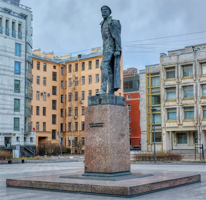 памятник Дзержинскому на Шпалерной улице