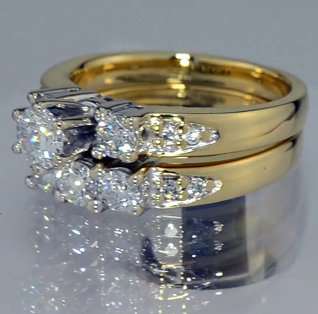 помолвочное кольцо с бриллиантом