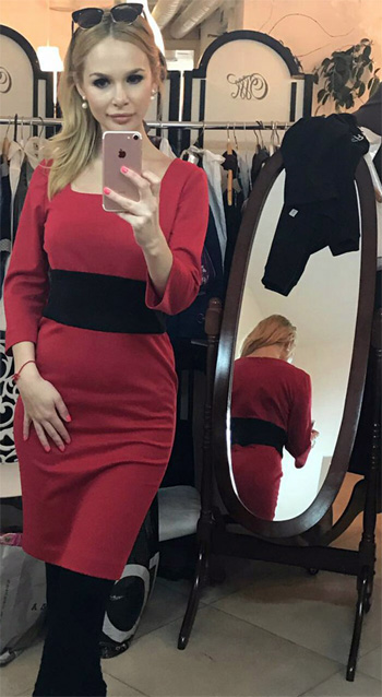 красное платье сшитое в ателье Ольги Тихомировой
