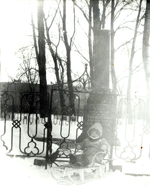 Памятник казненным декабристам, зимнее фото 1985 год 