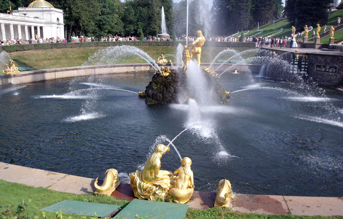 фонтан «Самсон, раздирающий пасть льва», Петергоф, из личного архива 2012 г.