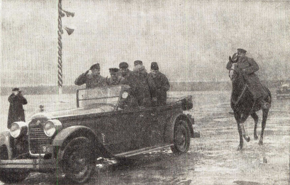 М.Н. Тухачевский на коне, Ленинград. Дворцовая площадь. 1929 год